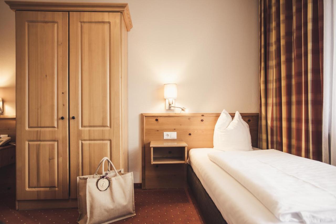 Hotel Johanna Mitten Im Oetztal อุมเฮาเซิน ภายนอก รูปภาพ