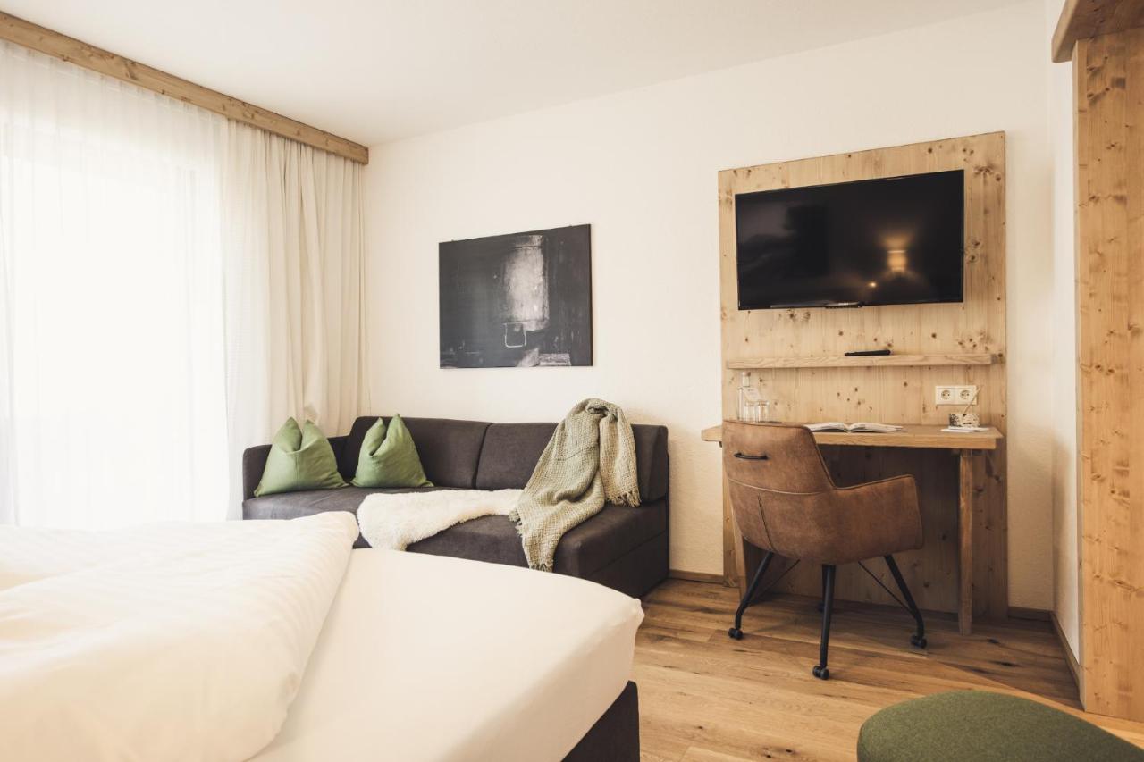 Hotel Johanna Mitten Im Oetztal อุมเฮาเซิน ภายนอก รูปภาพ